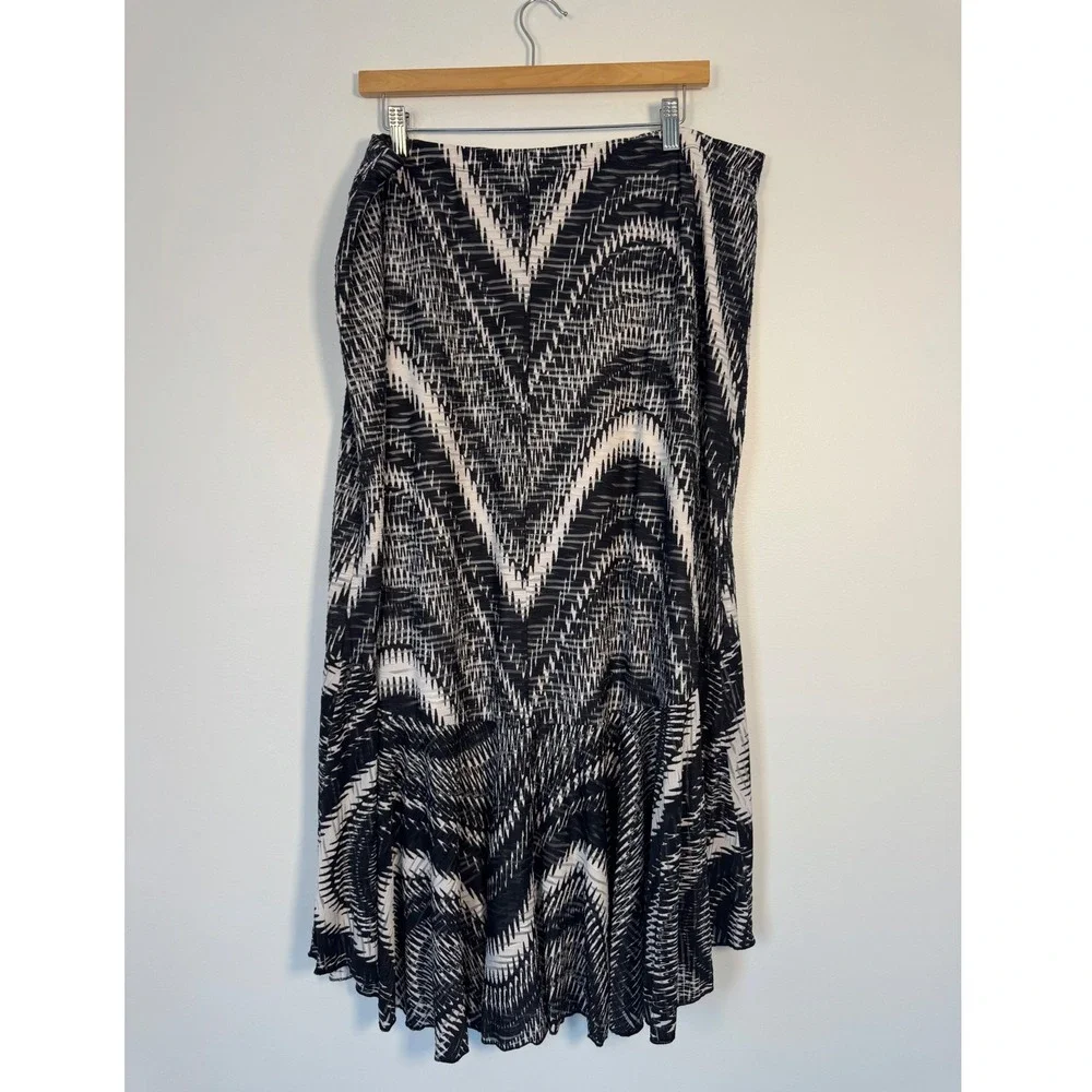 Boho Christopher & Banks Women XL High Low Maxi Skirt Black White Abstract Print